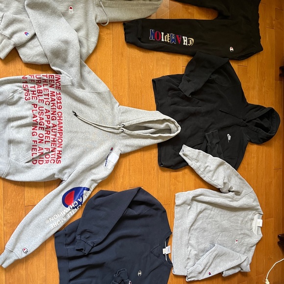 Champion and Nike Vintage Clothing for Cheap! - Picture 2 of 8